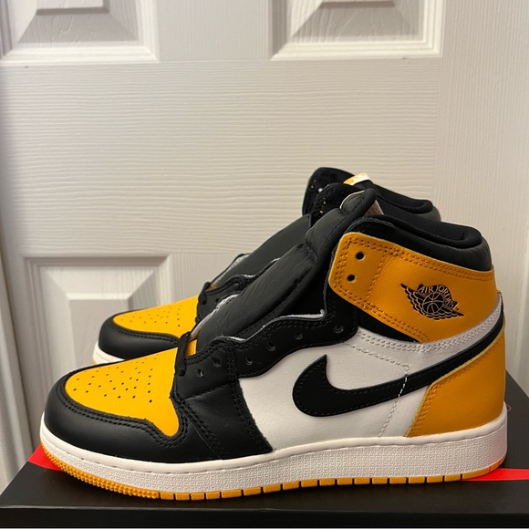 Nike Air Jordan 1 Retro High OG ‘Taxi’ GS Size 6.5Y 575441-711 - Picture 3 of 13